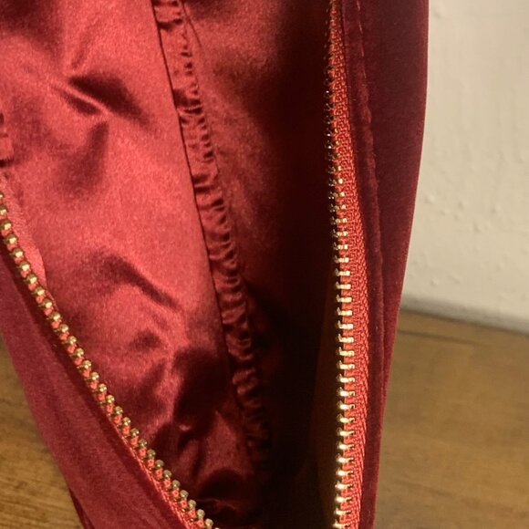 Velvet Gucci Beauty Limited Edition Makeup Bag - Picture 4 of 10